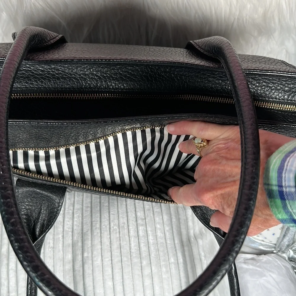 KATE SPADE NEW YORK designer iconic large pebbled leather bag gorgeous like new